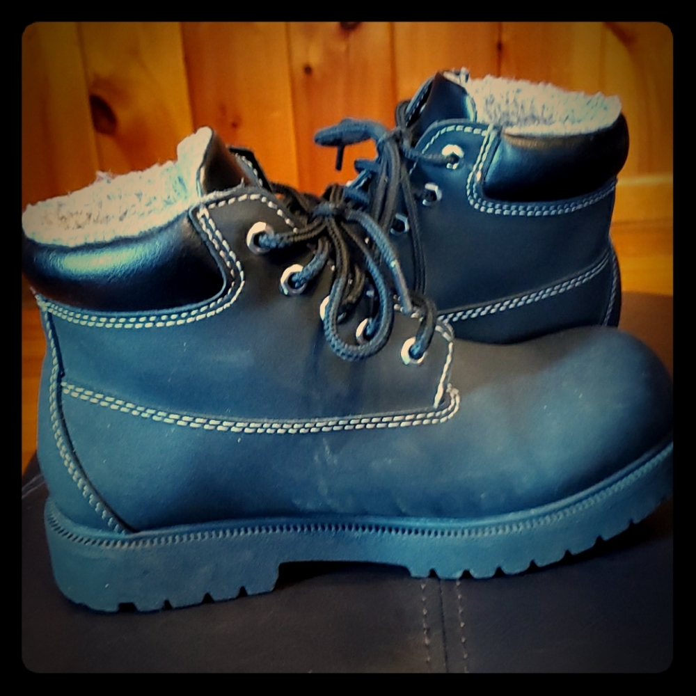 Black fleece lined boots